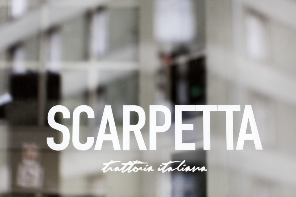 Scarpetta er oplagt til en romantisk aften eller hyggelig familiemiddag. Læs mere om maden og restauranten her: http://cofoco.dk/da/restauranter/scarpetta-rantzausgade/